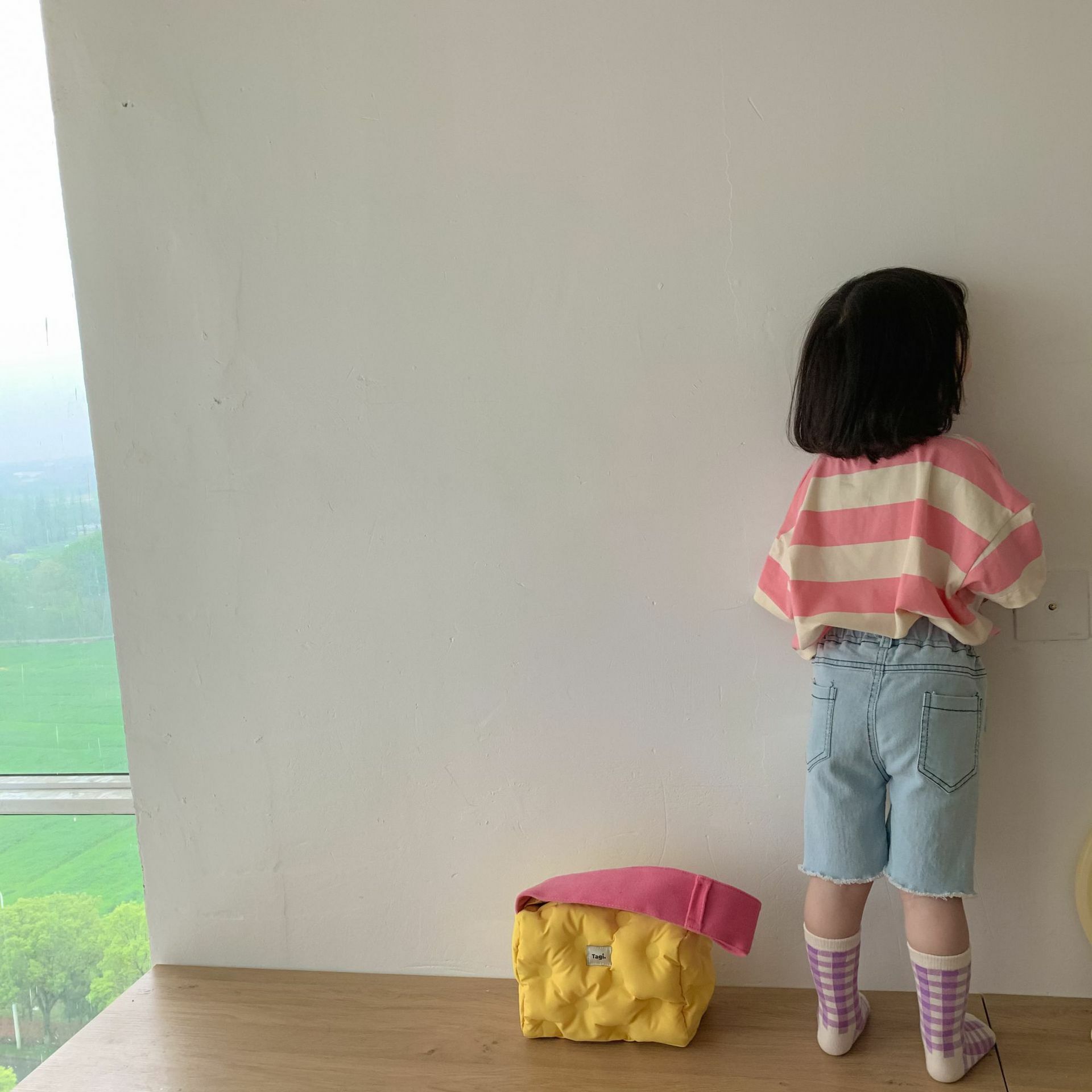 25 夏 韓版繽紛條紋上衣(兩色)