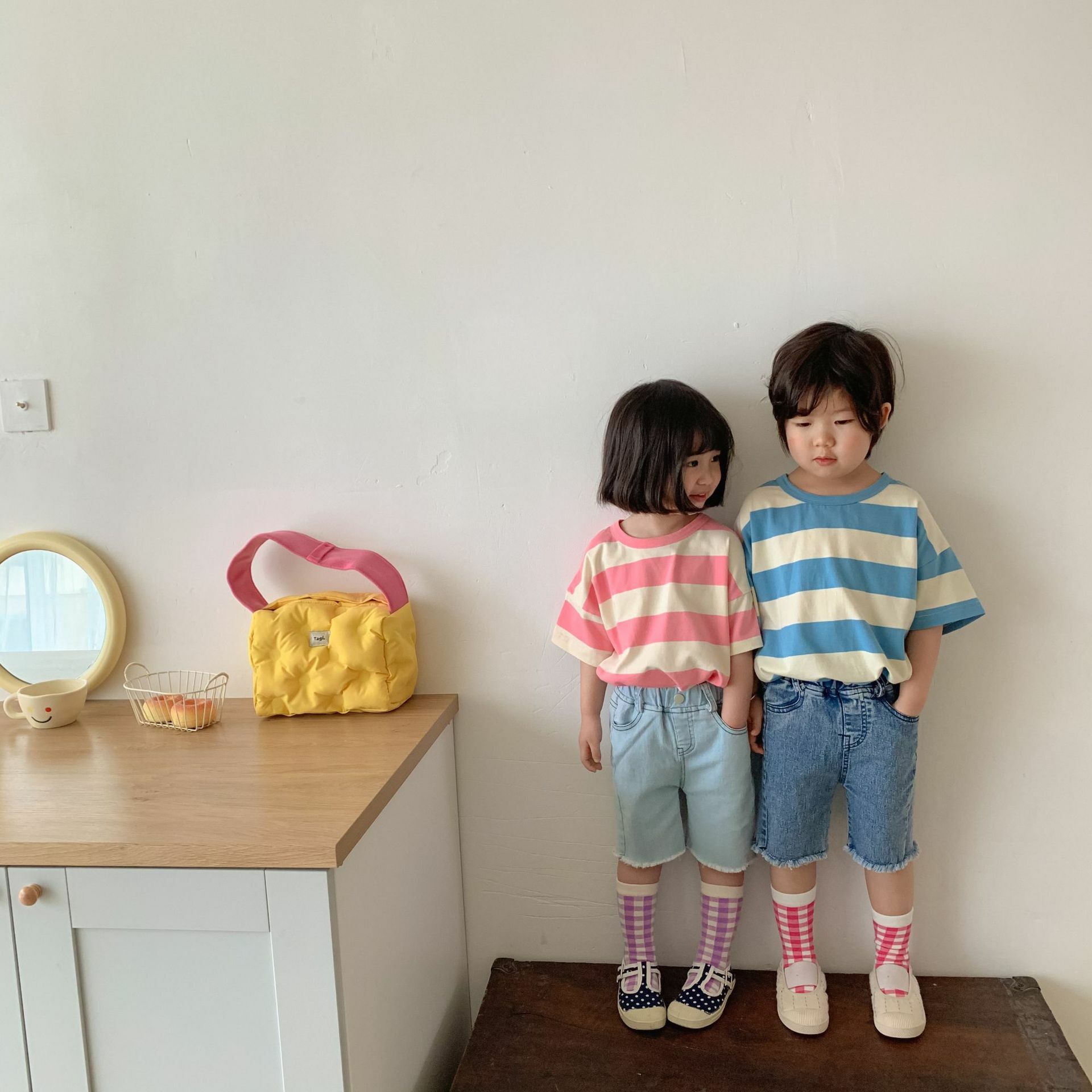 25 夏 韓版繽紛條紋上衣(兩色)