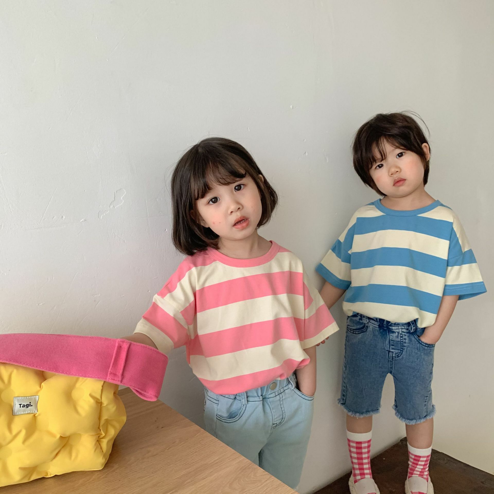 25 夏 韓版繽紛條紋上衣(兩色)