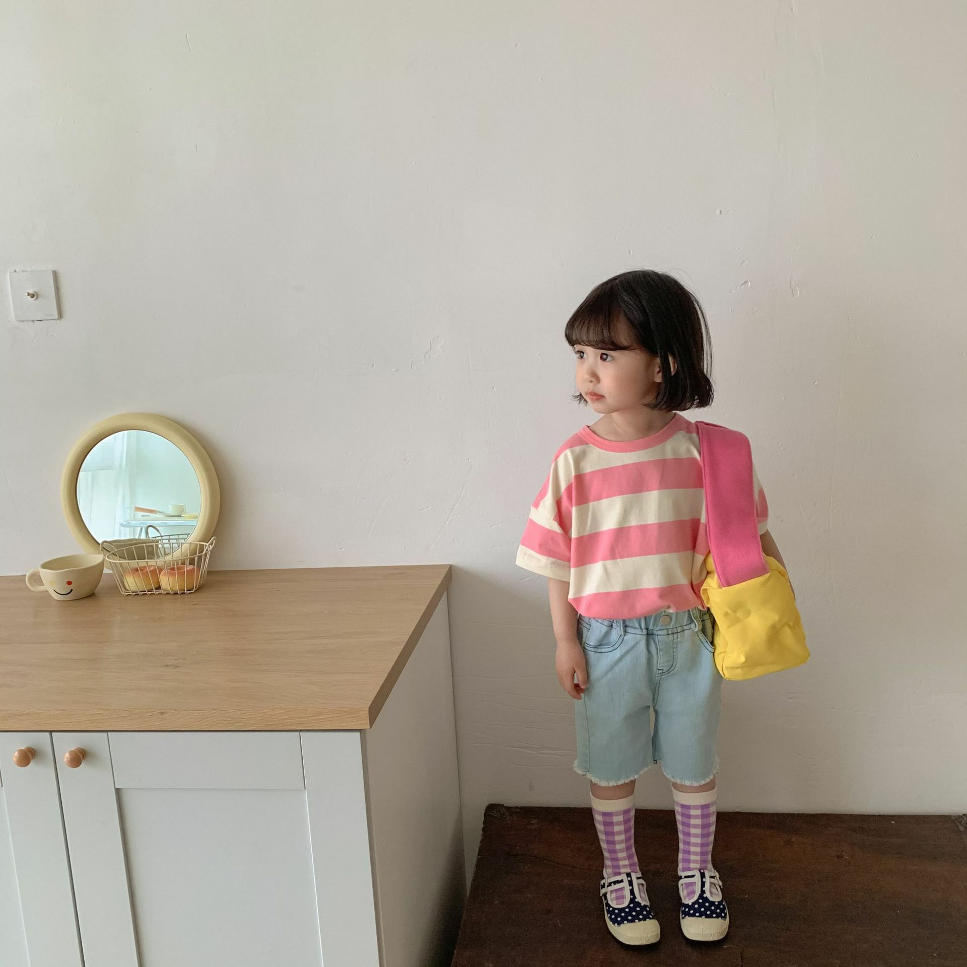 25 夏 韓版繽紛條紋上衣(兩色)