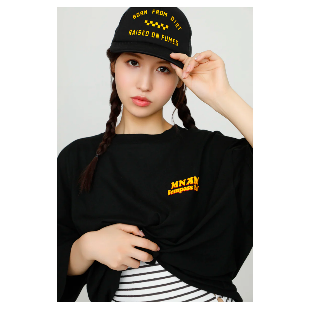 桜空もも コラボ MOMO SAKURA BY MNKM Tシャツ TEE