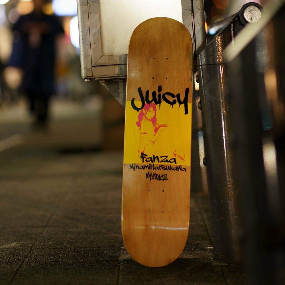 初川みなみ オリジナルボード 滑板