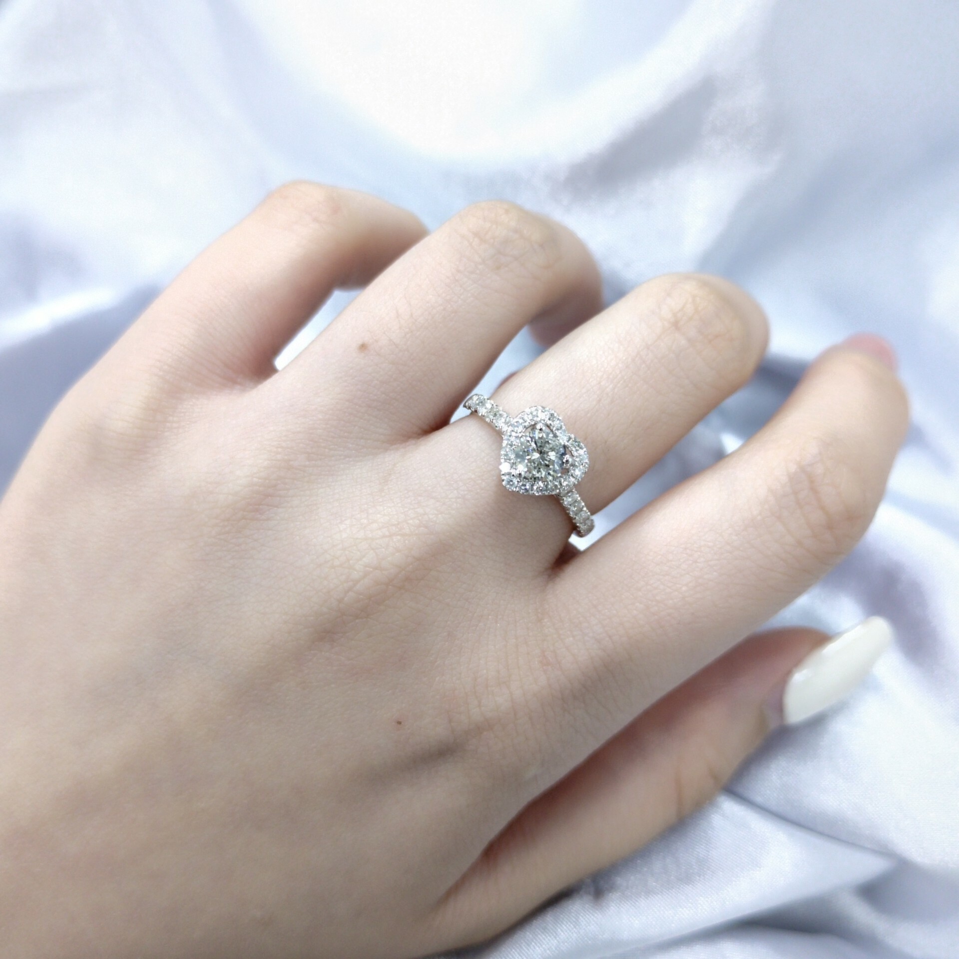 18K White Gold 0.90ct Diamond Ring