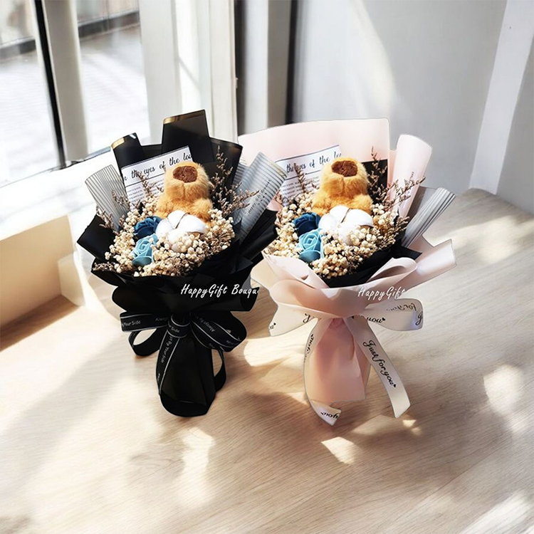 水豚卡皮巴拉棉花香皂滿天星畢業花束,卡皮巴拉花束,卡比巴拉花束,卡皮巴拉畢業花束,卡比巴拉香皂花束,capybara-bouquet