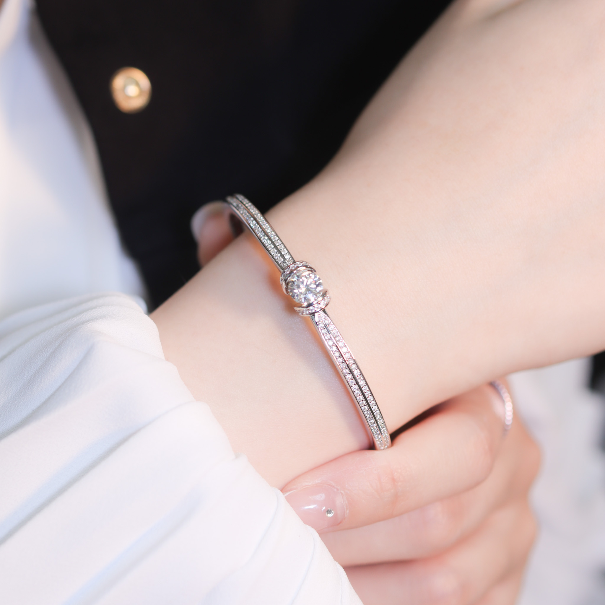 | 925純銀・ 厚鍍白金 ・莫桑石 | 珍愛的唯一手鐲 | BR1294 |