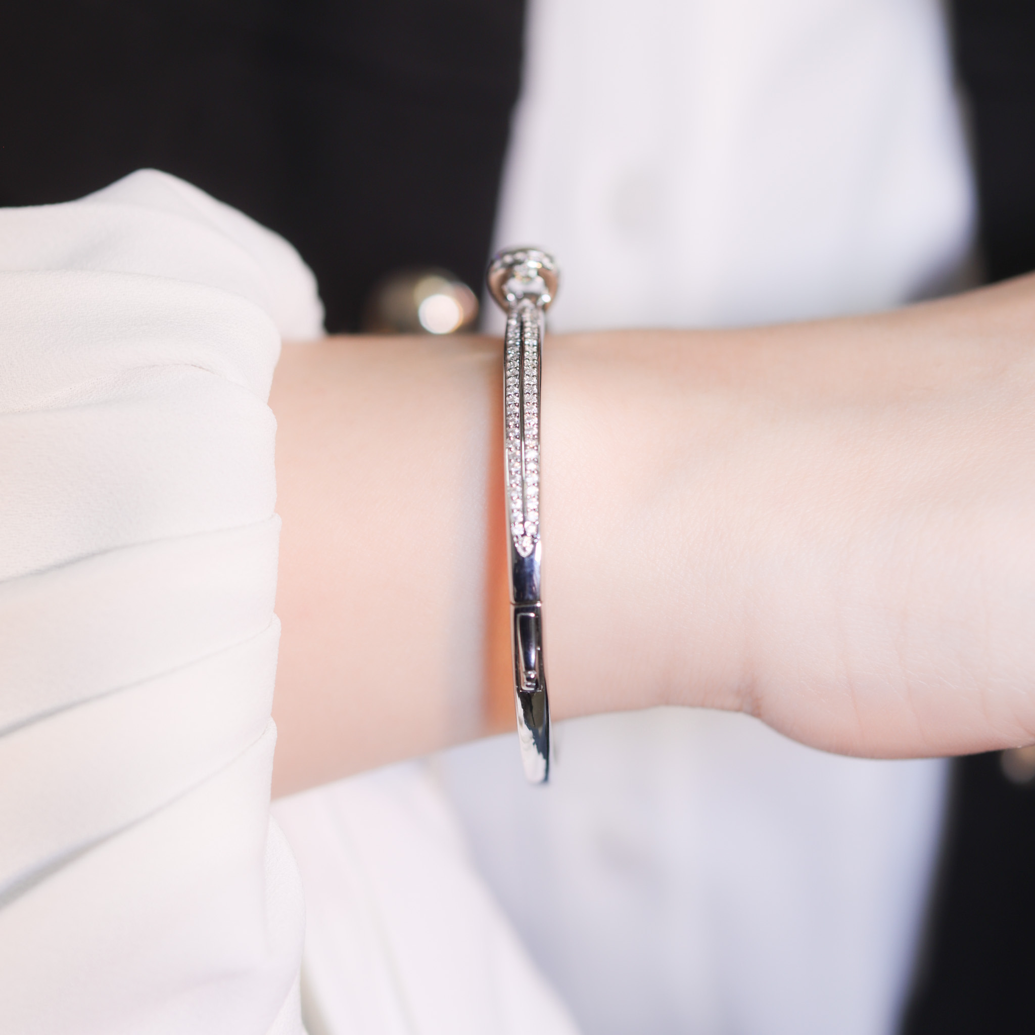 | 925純銀・ 厚鍍白金 ・莫桑石 | 珍愛的唯一手鐲 | BR1294 |