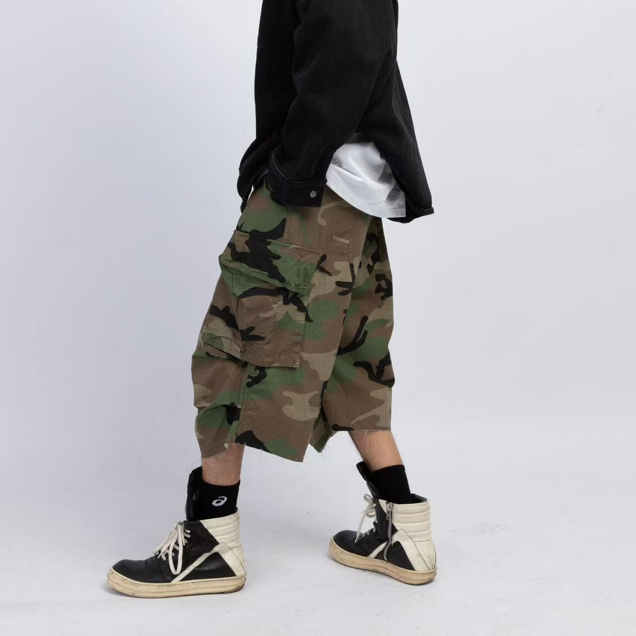 Symphony 褲子-迷彩短褲