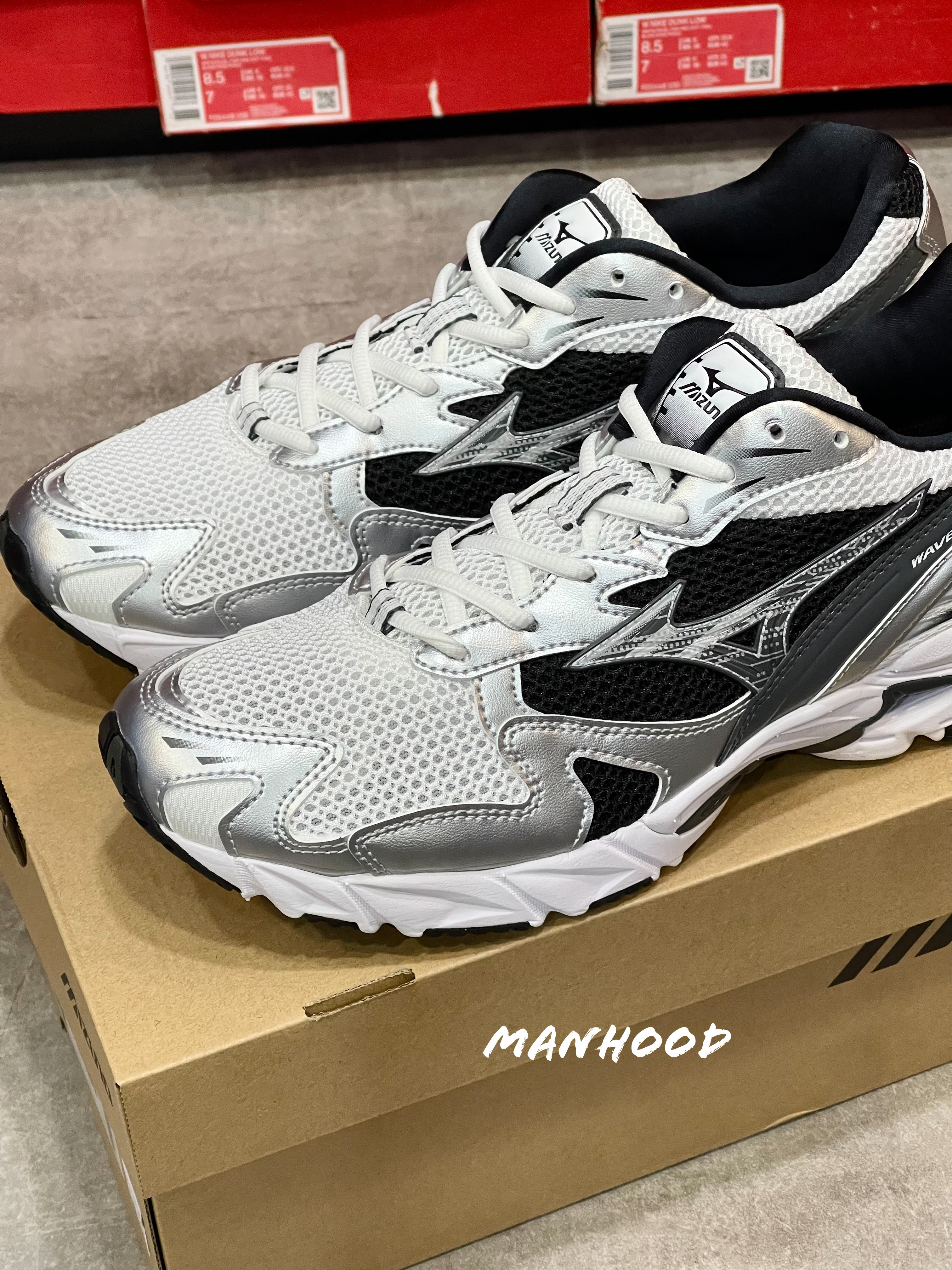 MIZUNO WAVE RIDER 10 WHITE SILVER BLACK D1GA210405