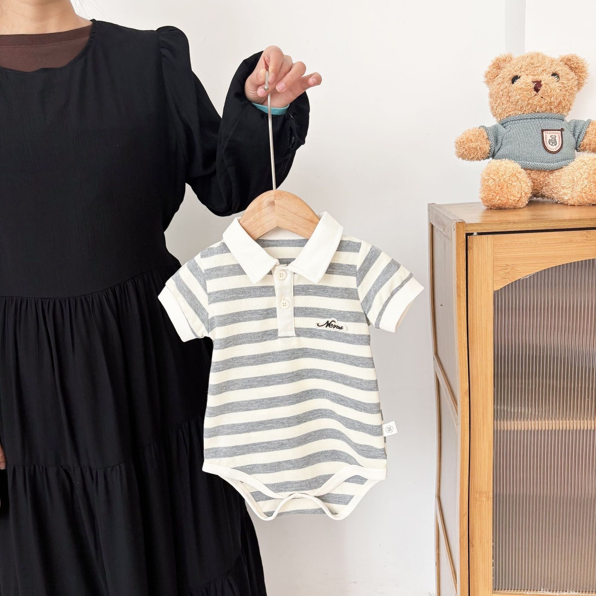 嫩嬰條紋有禮貌包屁衣