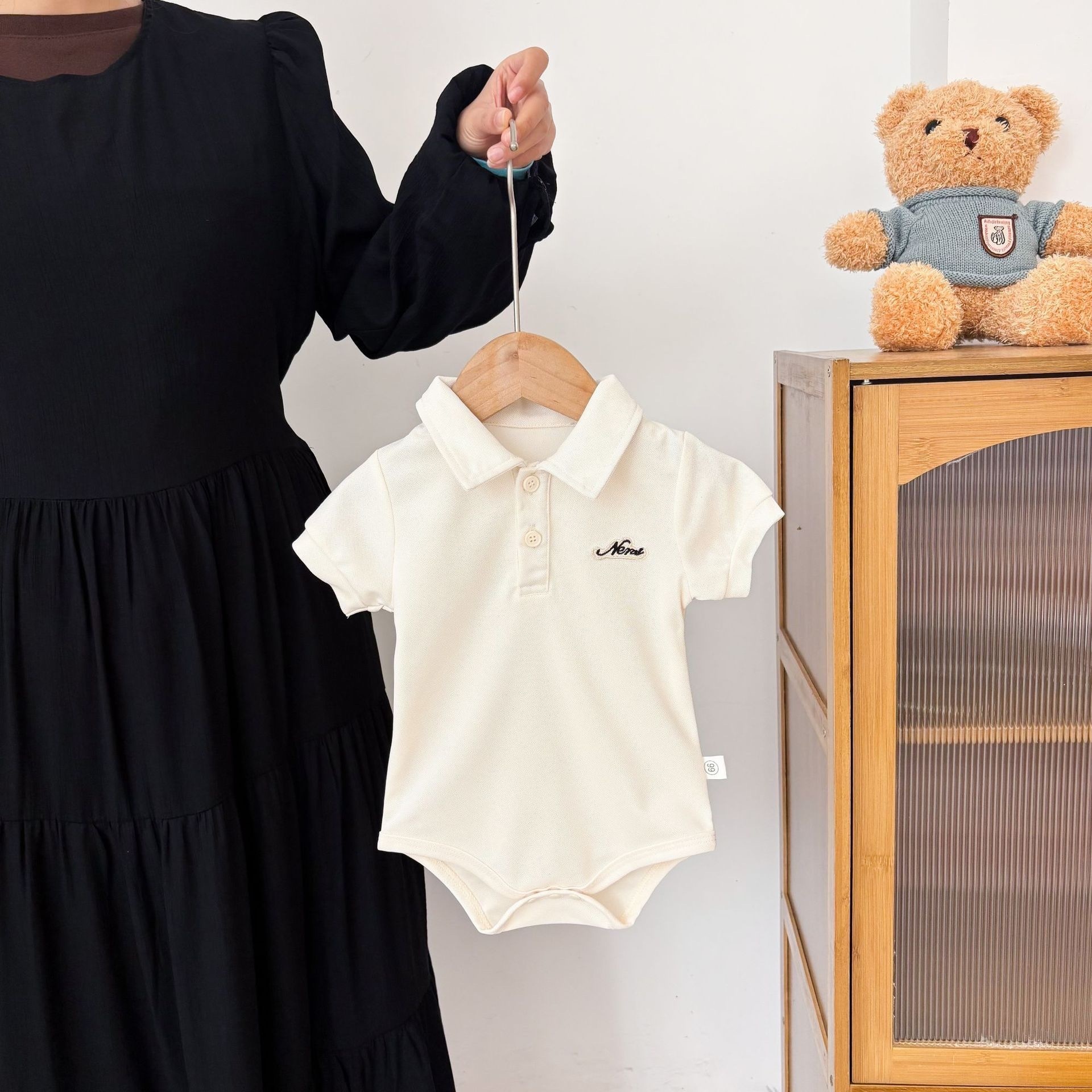 嫩嬰小扣子包屁衣