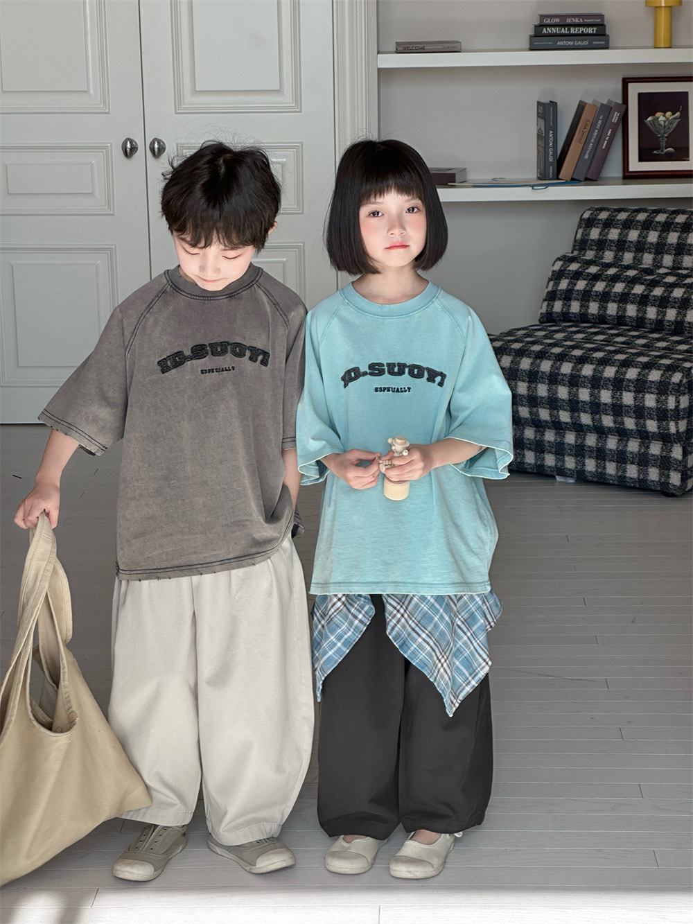 寬鬆圓領刷舊車縫線上衣