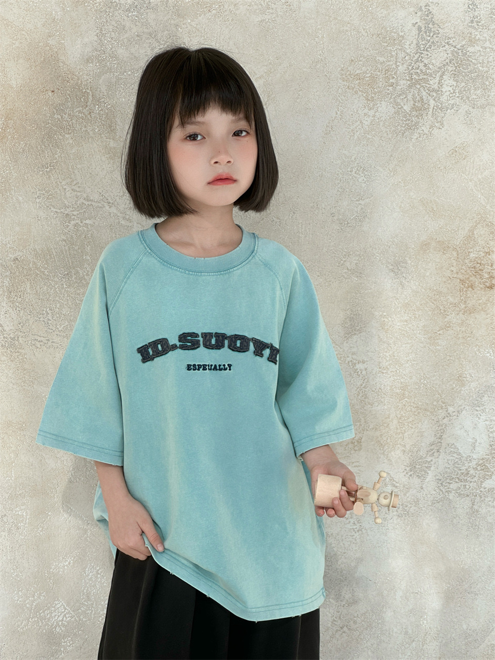 寬鬆圓領刷舊車縫線上衣