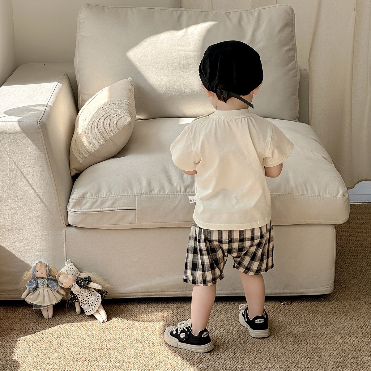 立體狗狗上衣+黑白格褲子