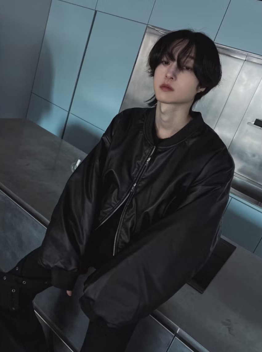 短款棒球無領皮衣外套