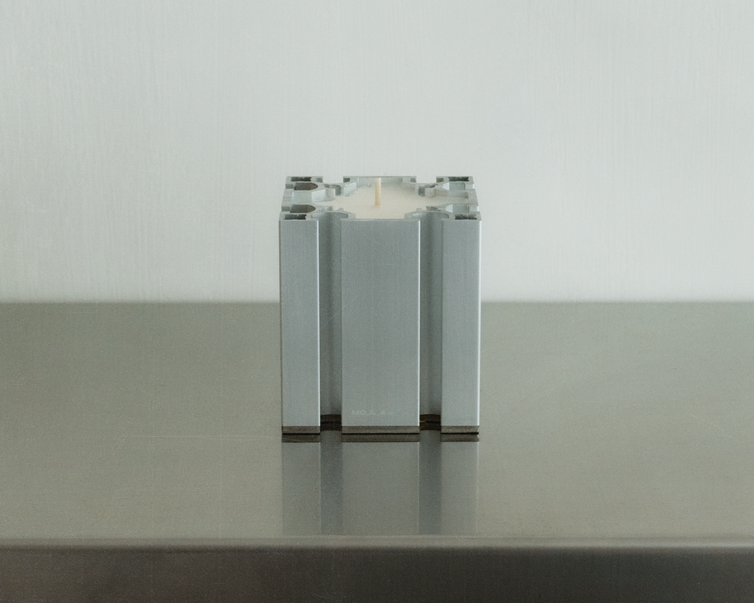 Mo_&_A AL-RESEARCH Scented Candle "Summer Salt"