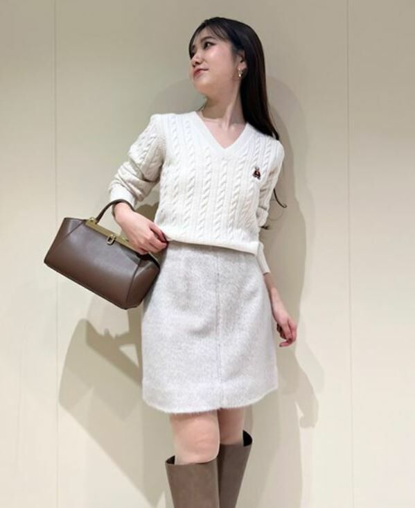 [現貨優惠] SNIDEL [BEARPAW] 小熊刺繡V領粗針織套頭衫