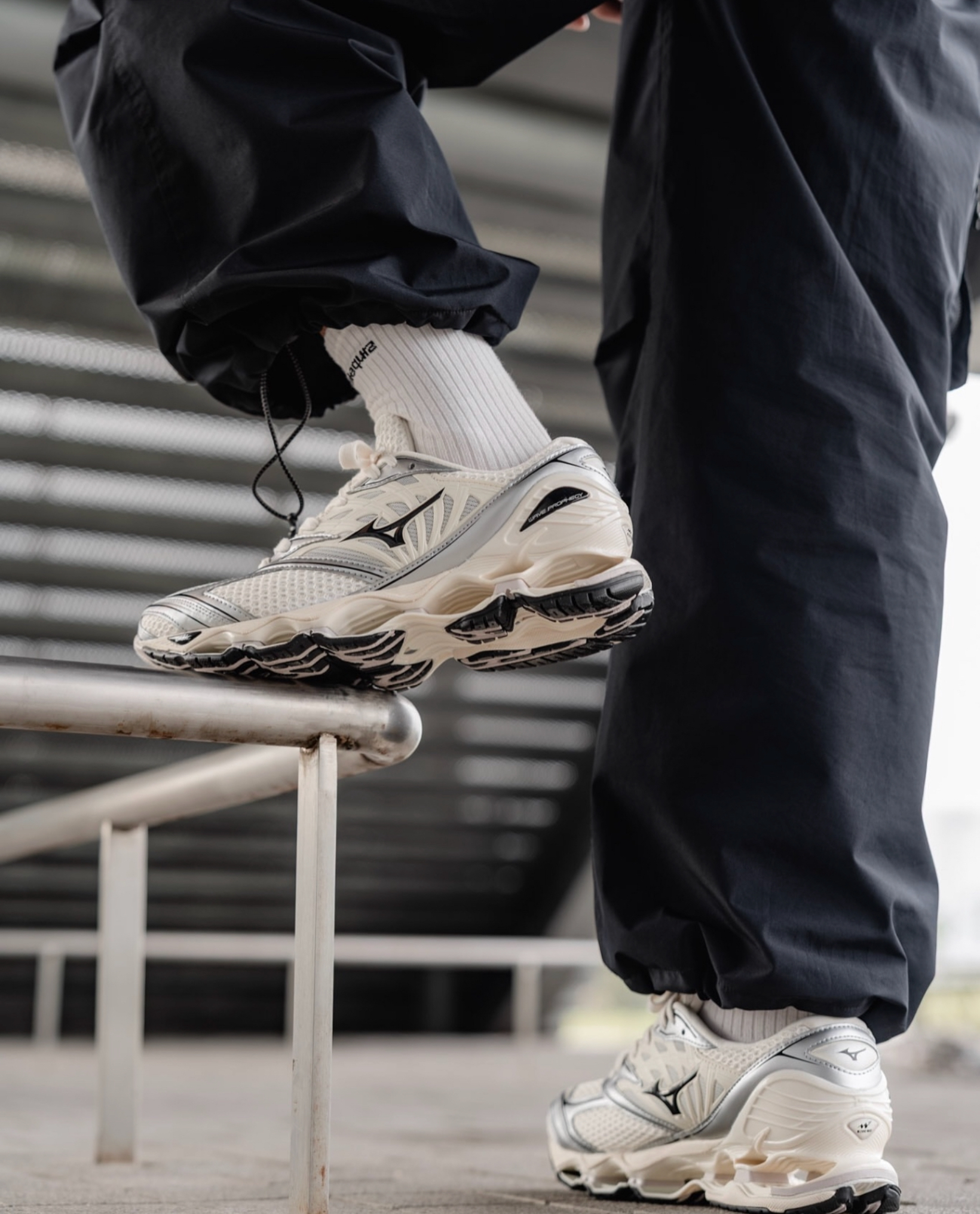 Mizuno - Wave Prophecy LS - Cream / White / Silver