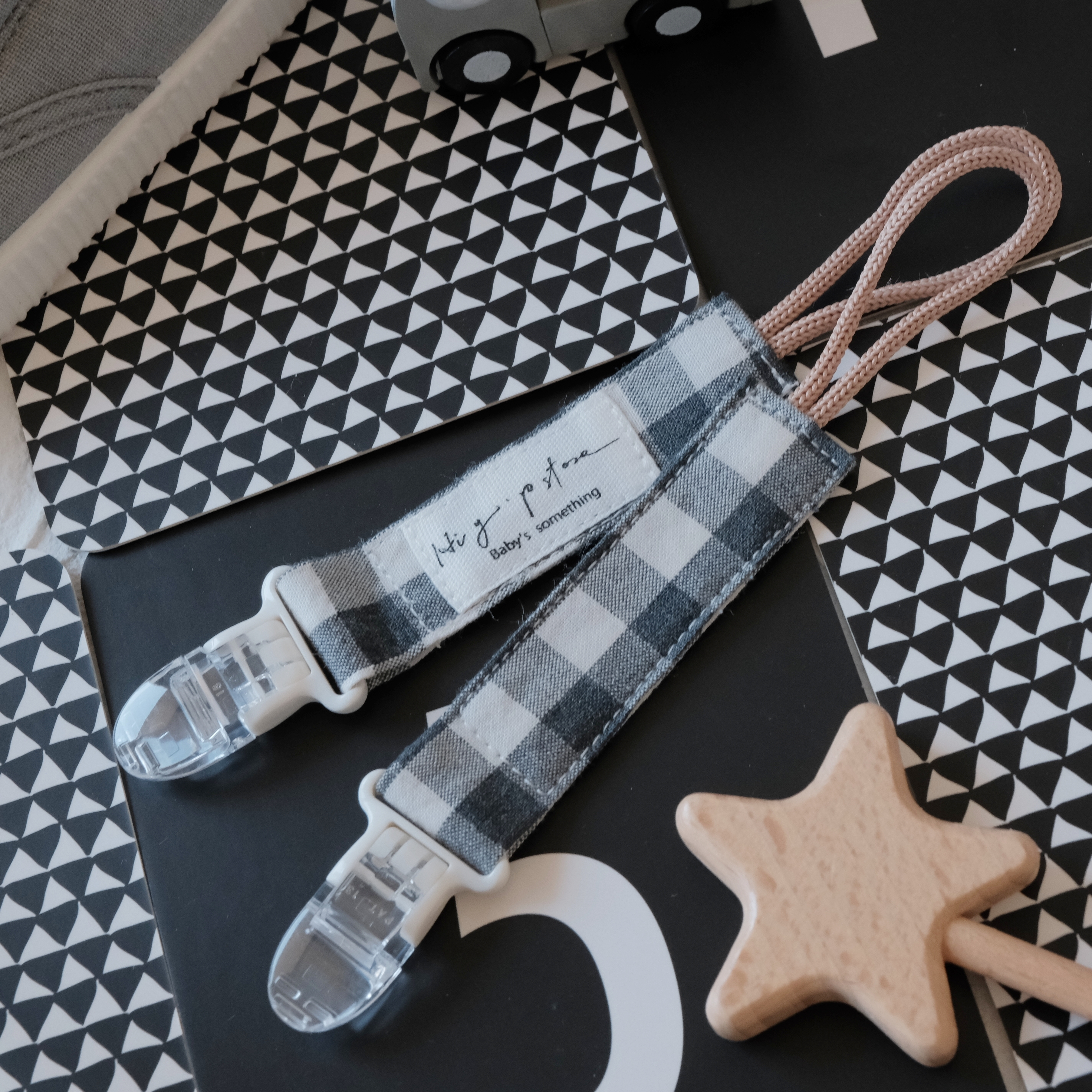 Hi Y.P store-短版鱷魚夾-經典黑格