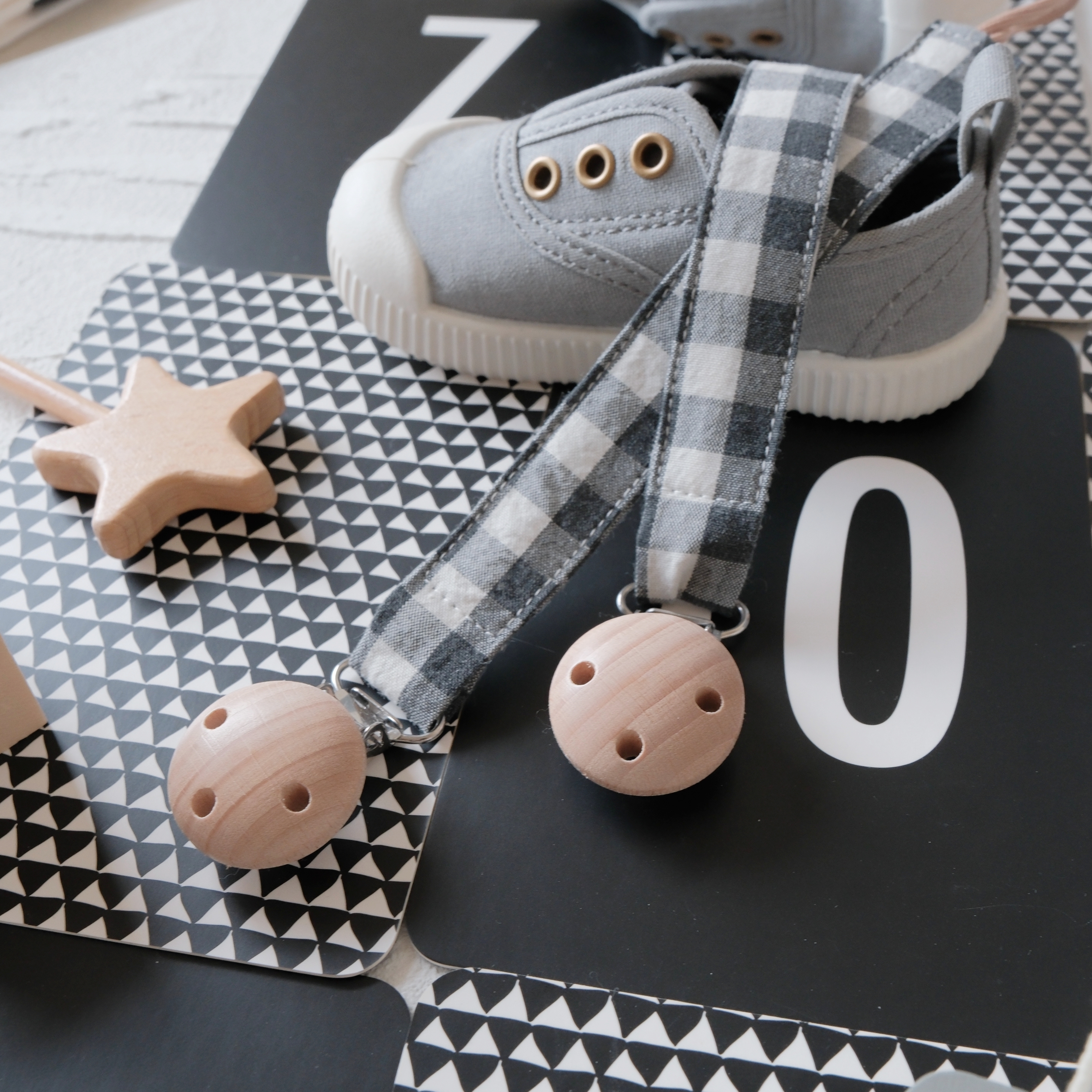 Hi Y.P store-櫸木夾-經典黑格