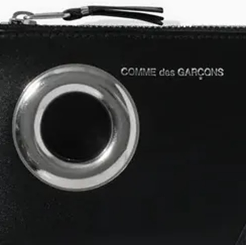 COMME DES GARGONS SLIVER EYELET LEATHER ZIP WALLET - BLACK PRE ORDER ITEM (預訂中)