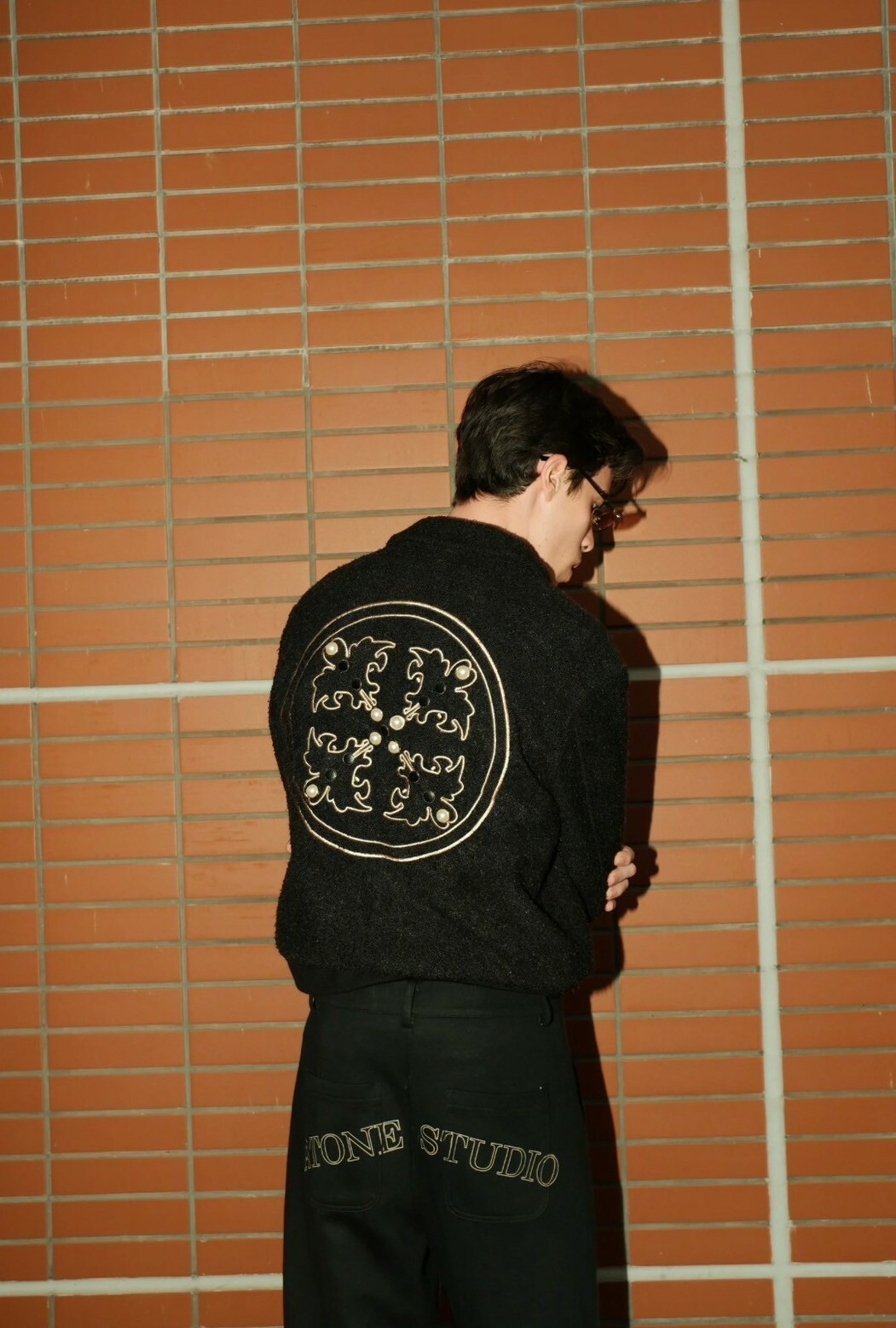 ATONE STUDIO 皇家刺繡新Logo 珍珠五金羊毛氈外套 棒外