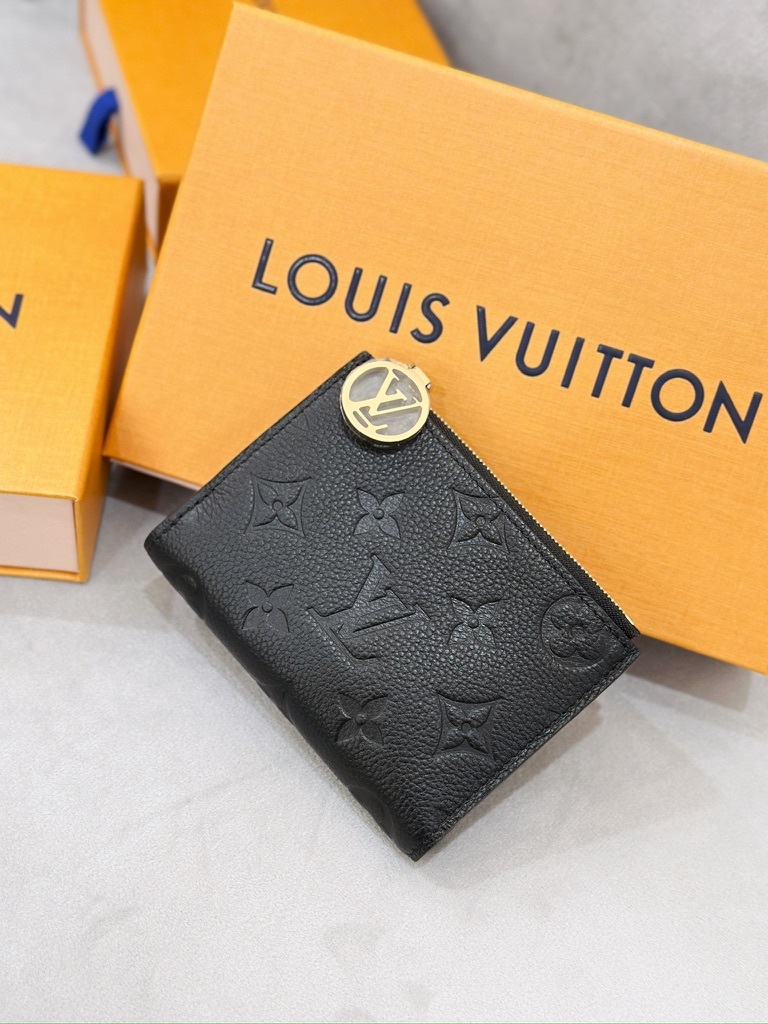 LOUIS VUITTON Lisa Wallet M83365