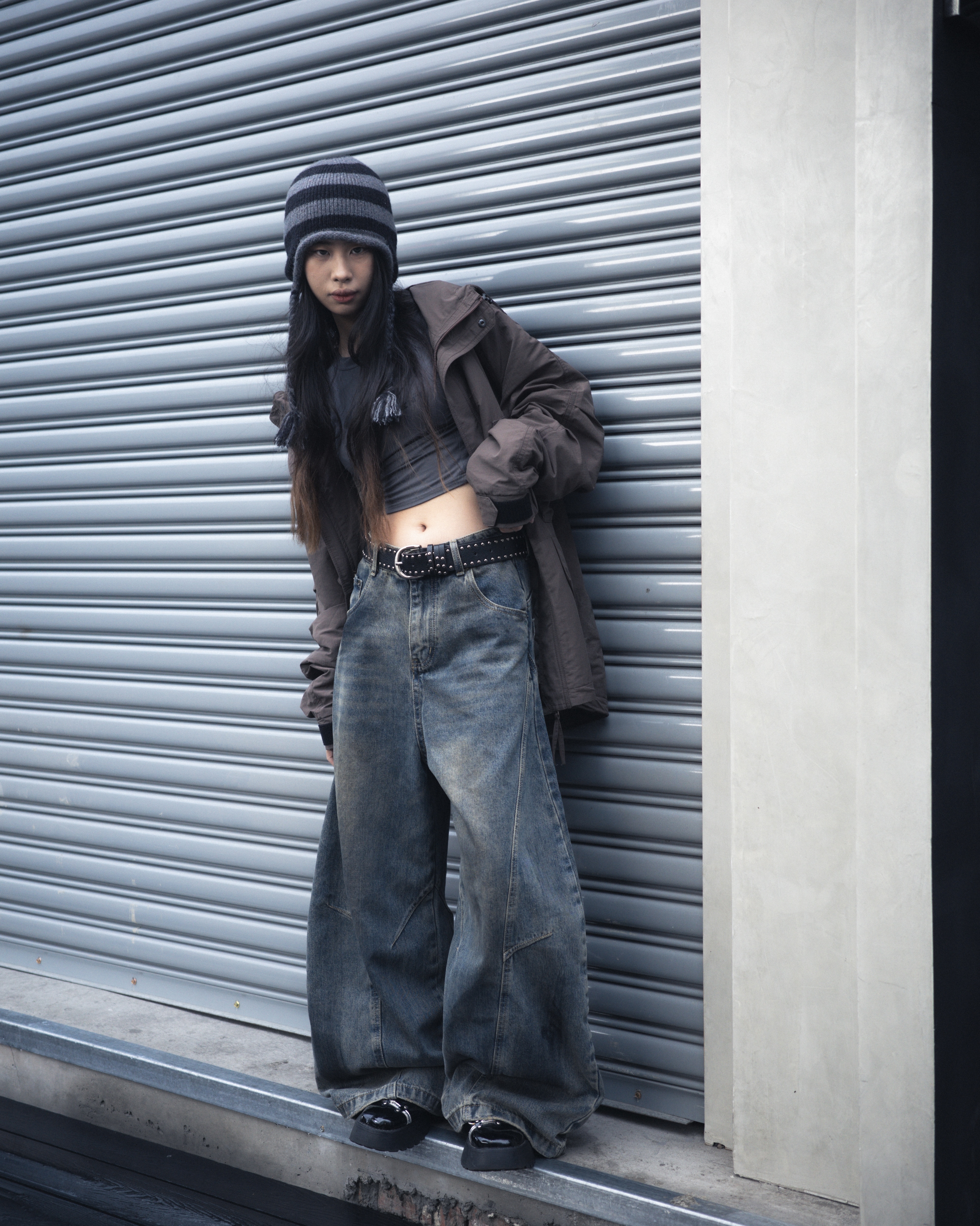 JIN UNIVERSAL復古做舊彎刀牛仔褲