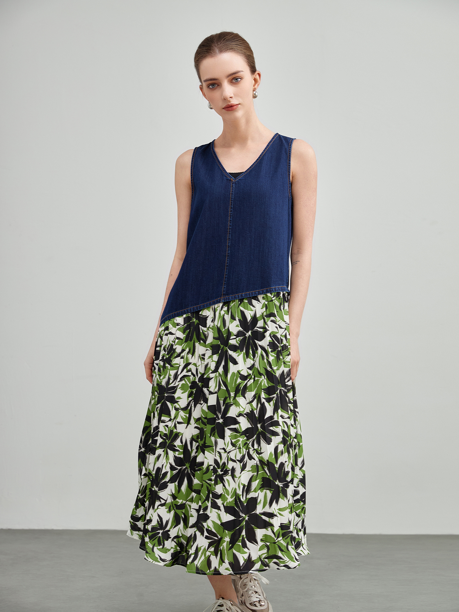 mi-tu 碎花拼接牛仔背心連身裙