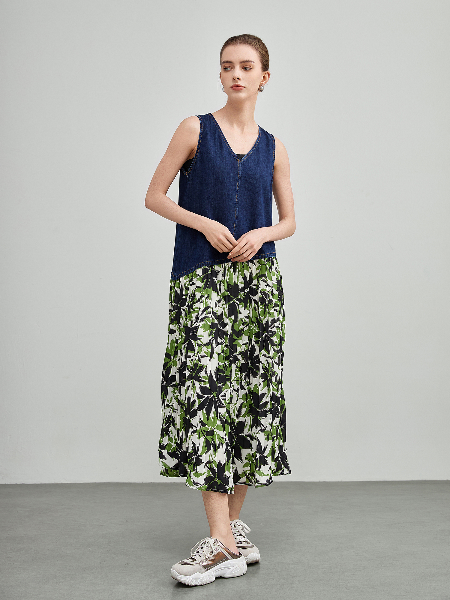 mi-tu 碎花拼接牛仔背心連身裙