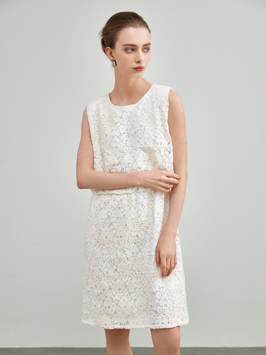 mi-tu 刺繡圓領背心連身裙