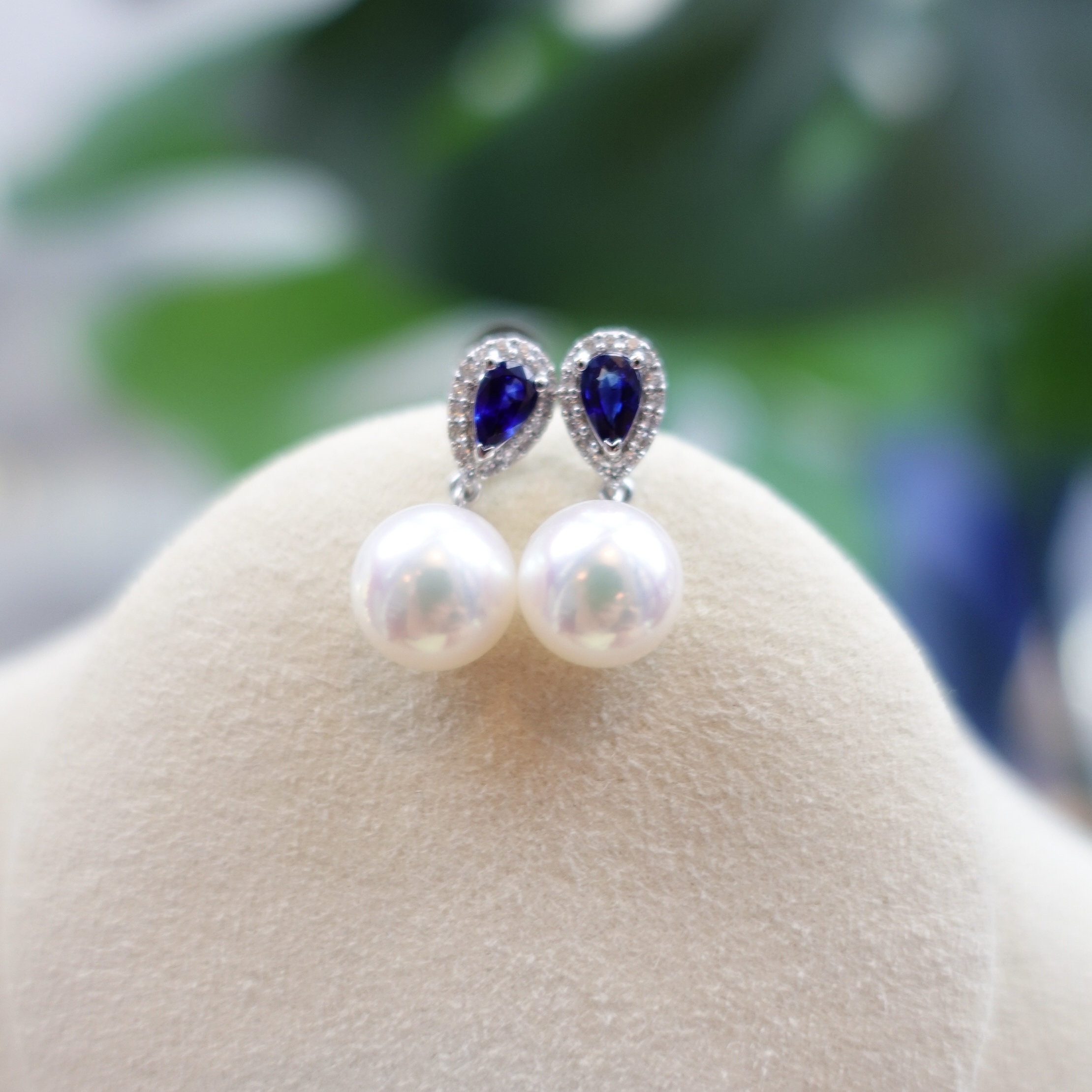 18K金藍寶石鑽石耳釘配無調色鏡面級Akoya珍珠