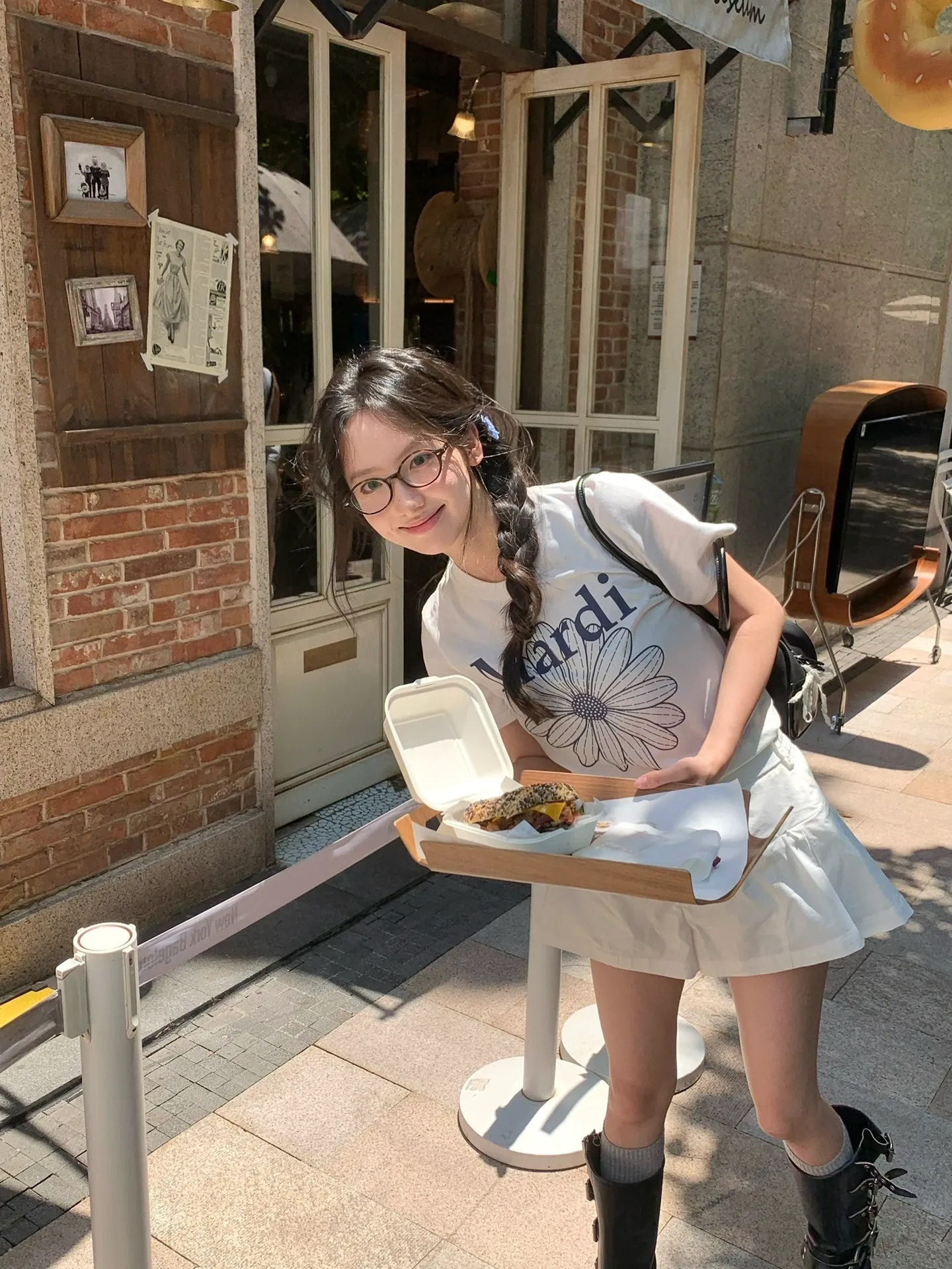 一般款 🇰🇷 韓國 MARDI MERCREDI TSHIRT FLOWERMARDI 金高銀同款 花花 短T 短袖 夏天 / 現貨