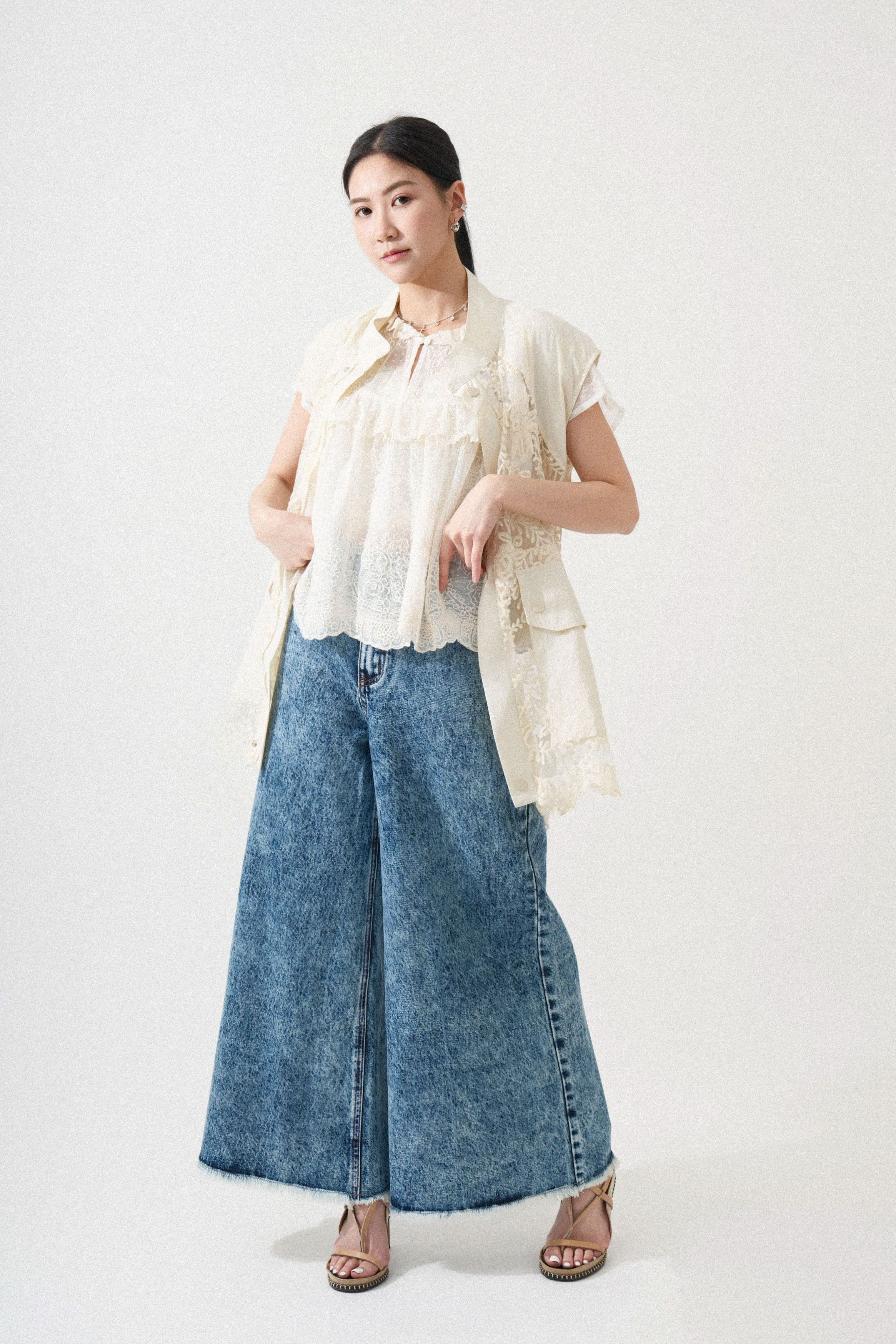 SS25_0040（外套＋上衣＋牛仔褲）