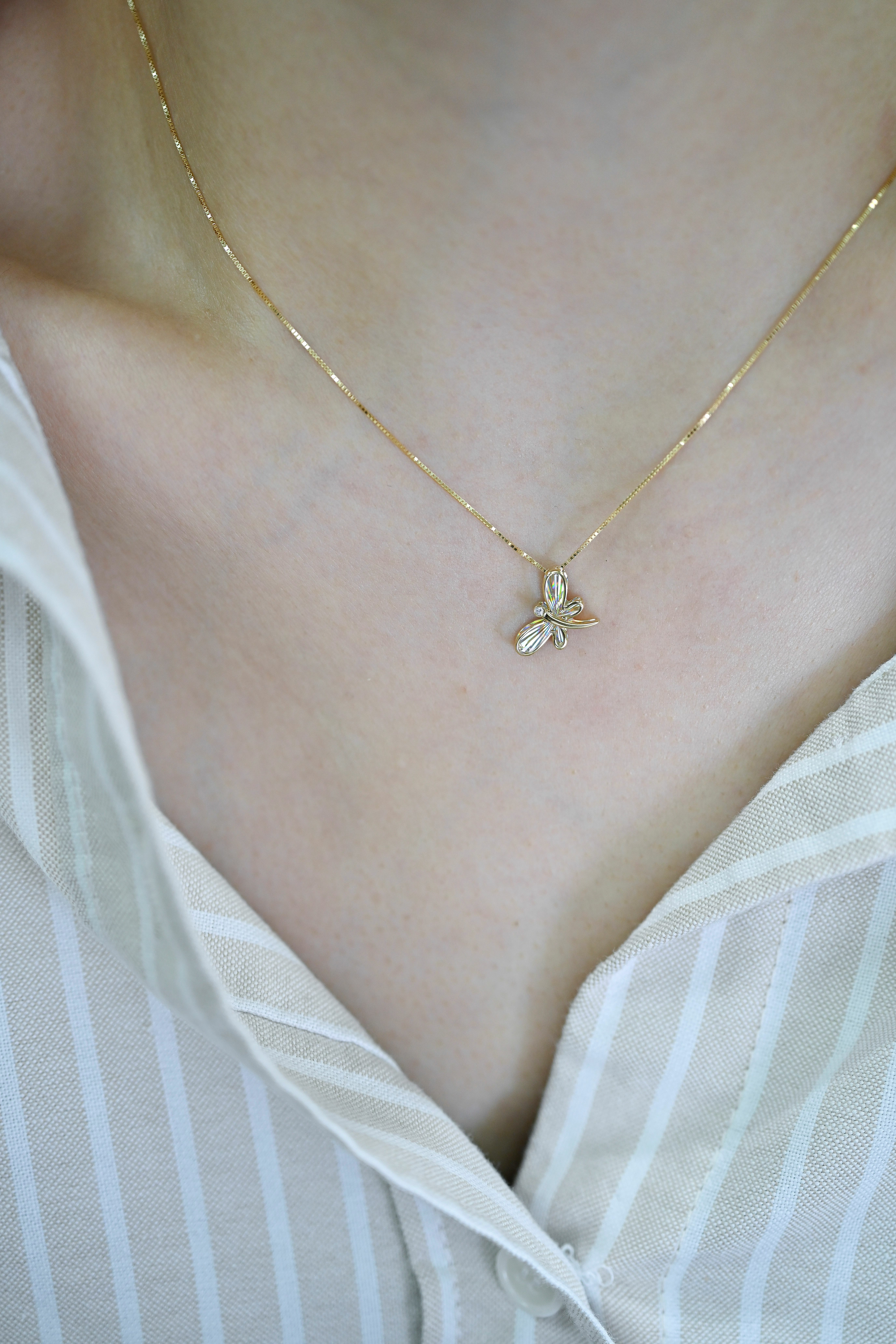 18K Dragonfly Rainbow Cut Diamond Pendant