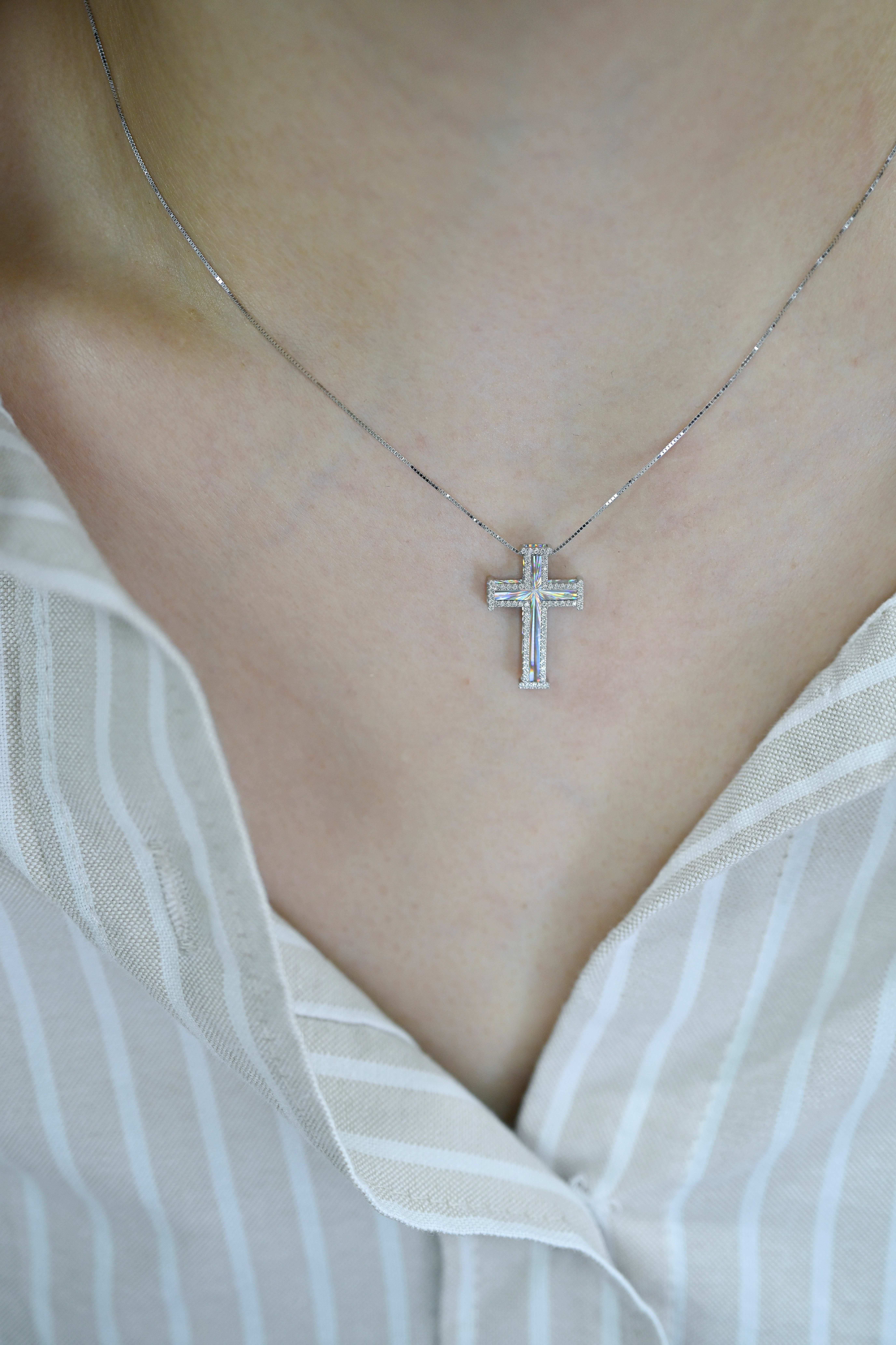 18k Cross Rainbow Cut Diamond Pendant