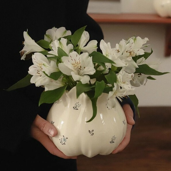 《5782》復古碎花奶油色陶藝花瓶