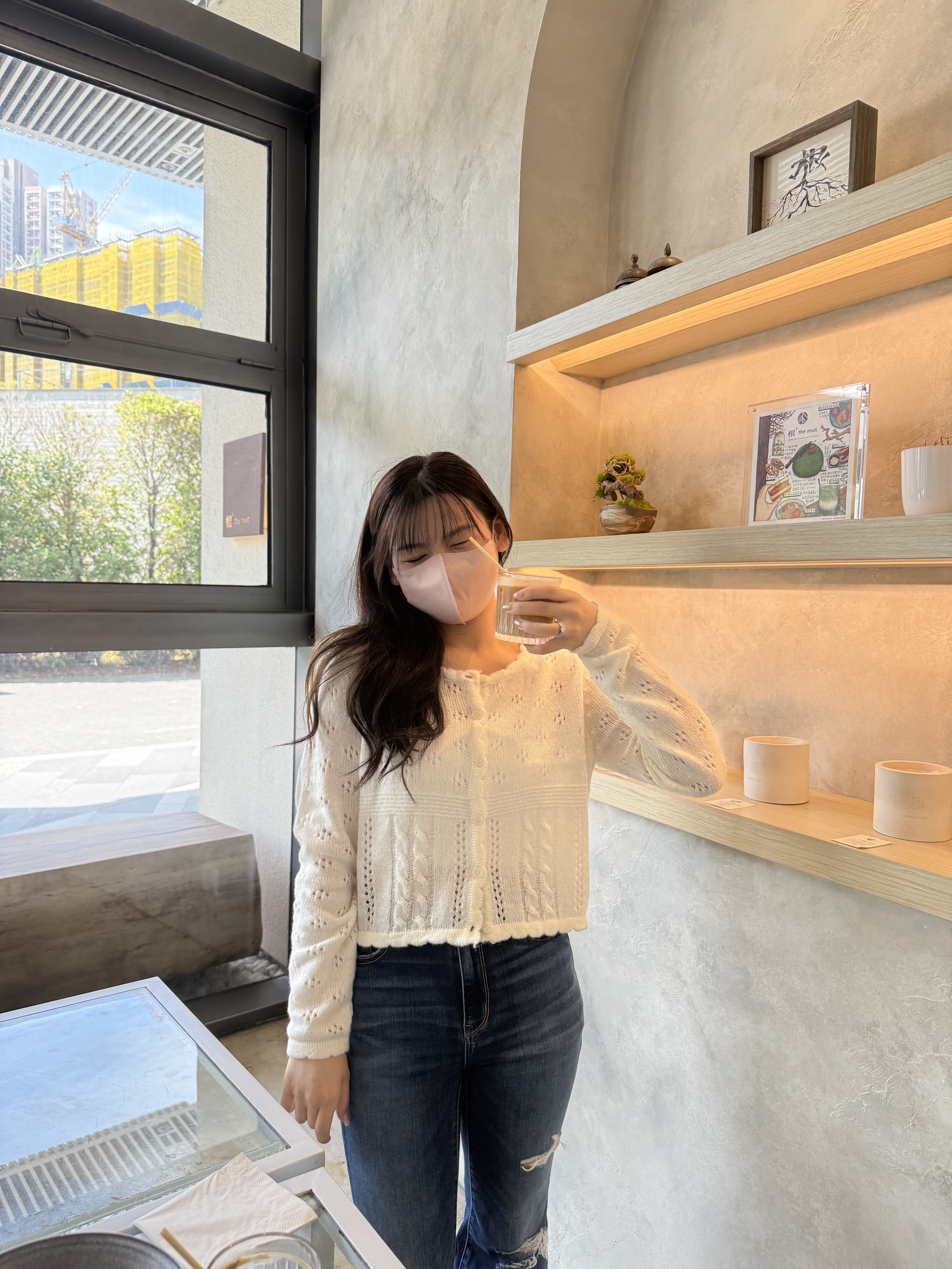 小木耳邊～法式溫柔鏤空針織上衣 //兩色入