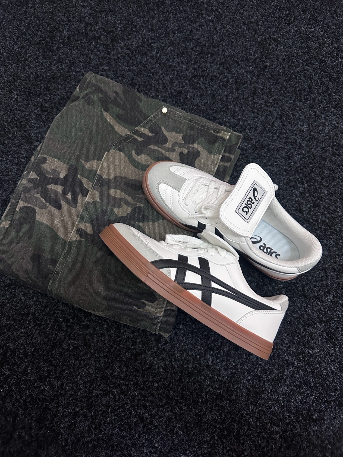 ASICS AARON 2.0黑灰白焦糖底 翻蓋鞋舌