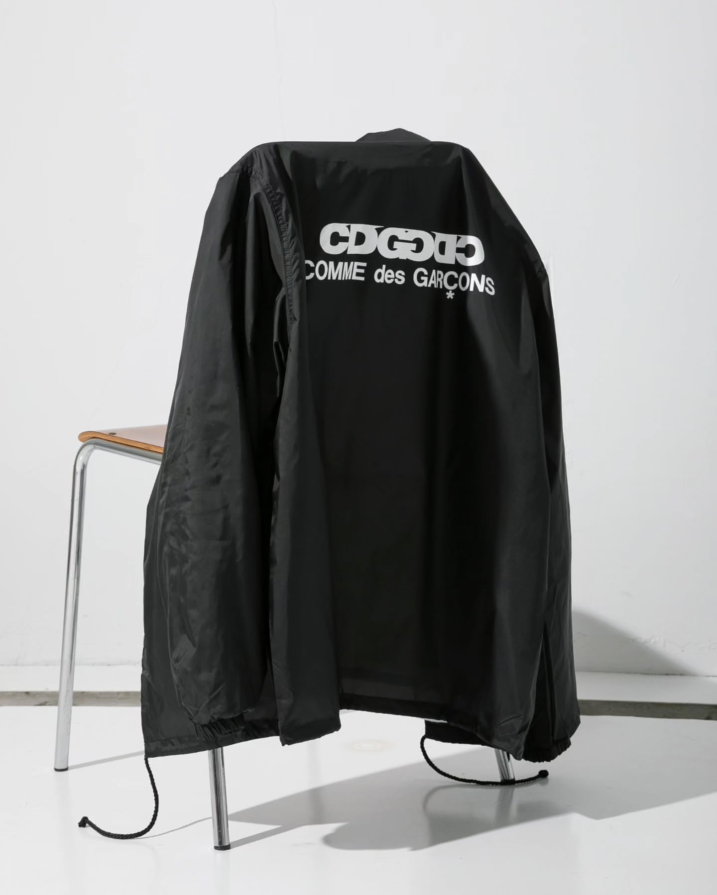 𝐈𝐍 𝐒𝐓𝐎𝐂𝐊!˼ COMME des GARÇONS CDG Coach Jacket
