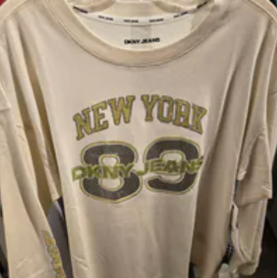 [S] DKNY ENOG/VNT KH/T GRN C 89 MULTI COLOR RHINESTONE LOGO LONG SLEEVE, DJ5T1441-K3F (SD1240)