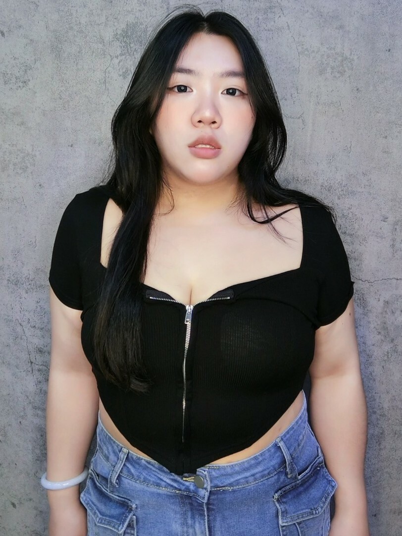 立體剪裁方領拉鍊短袖上衣