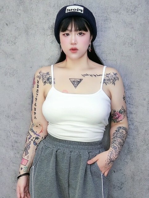 實搭大奶細肩帶小可愛*帶胸墊*