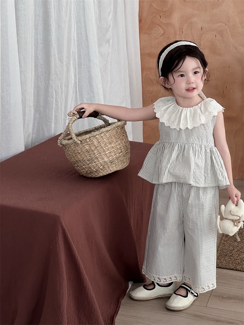 花邊領無袖條紋套裝