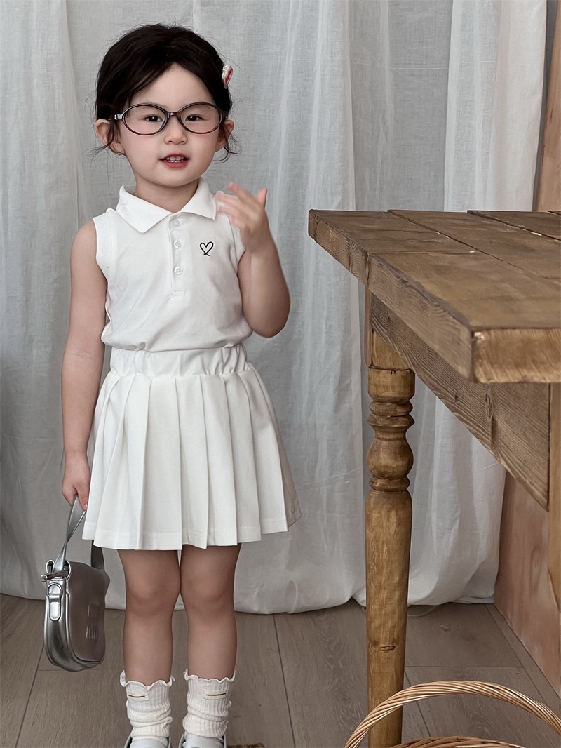 刺繡愛心翻領百褶裙運動套裝