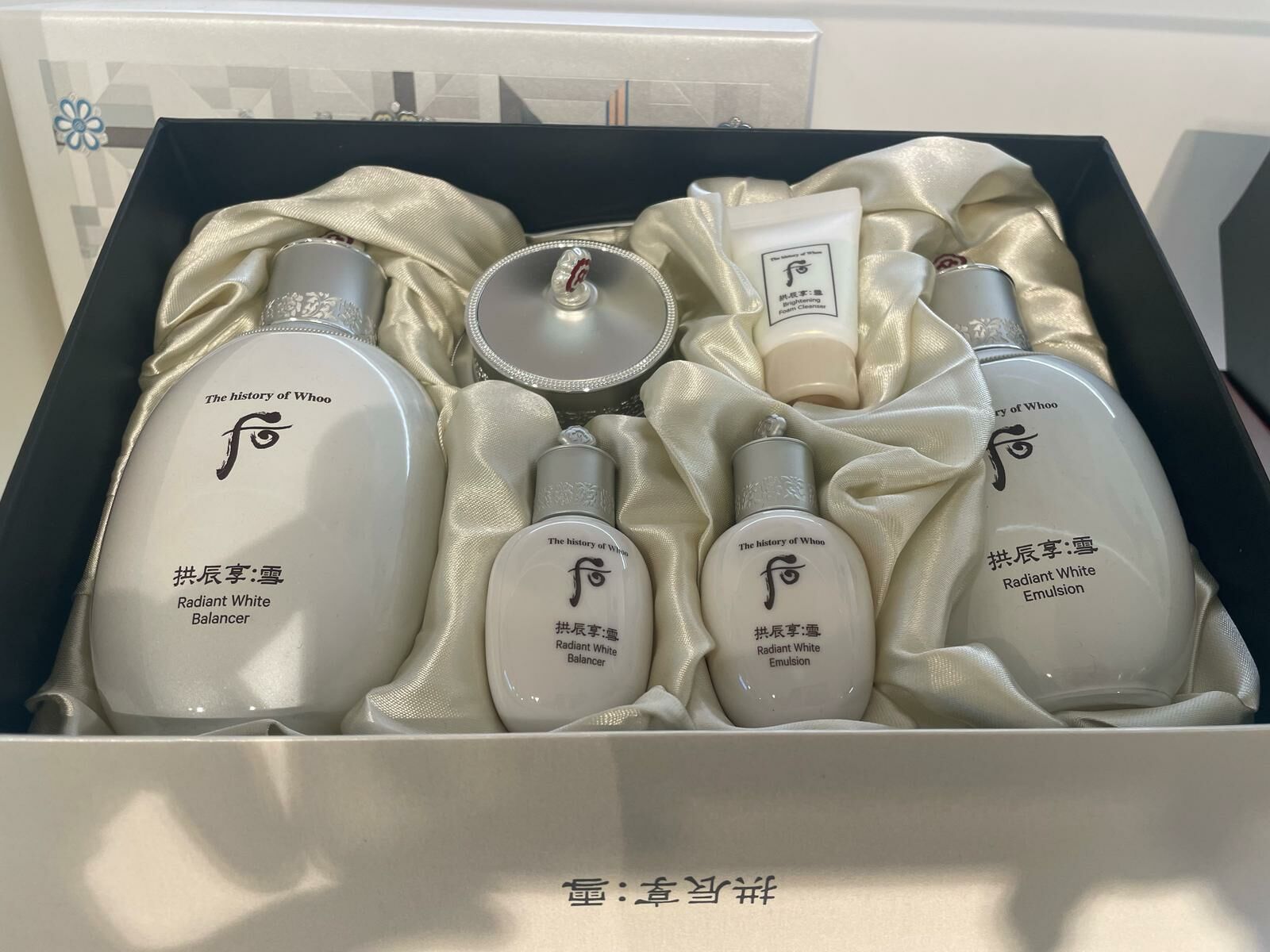 The History of Whoo后 拱辰享雪透亮淨白套裝