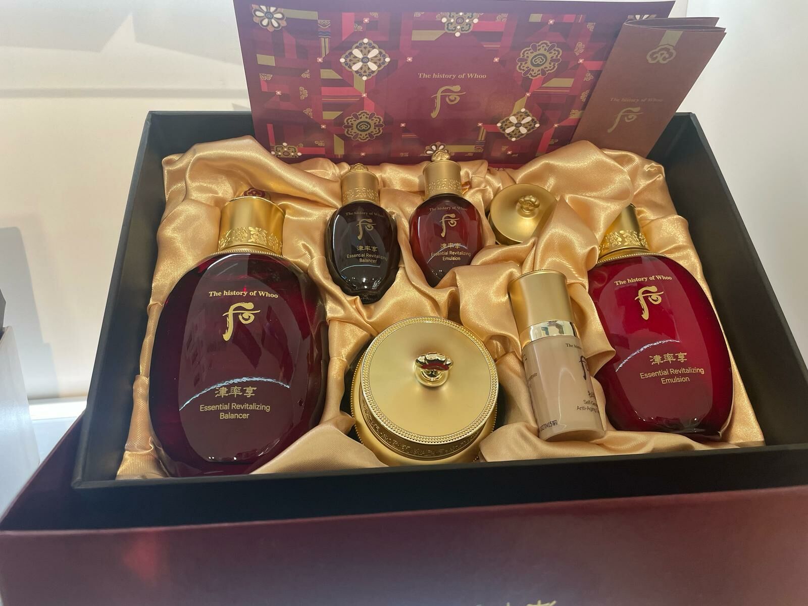 The history of Whoo 后 天氣丹 津率享水乳霜三件套盒天氣丹津率