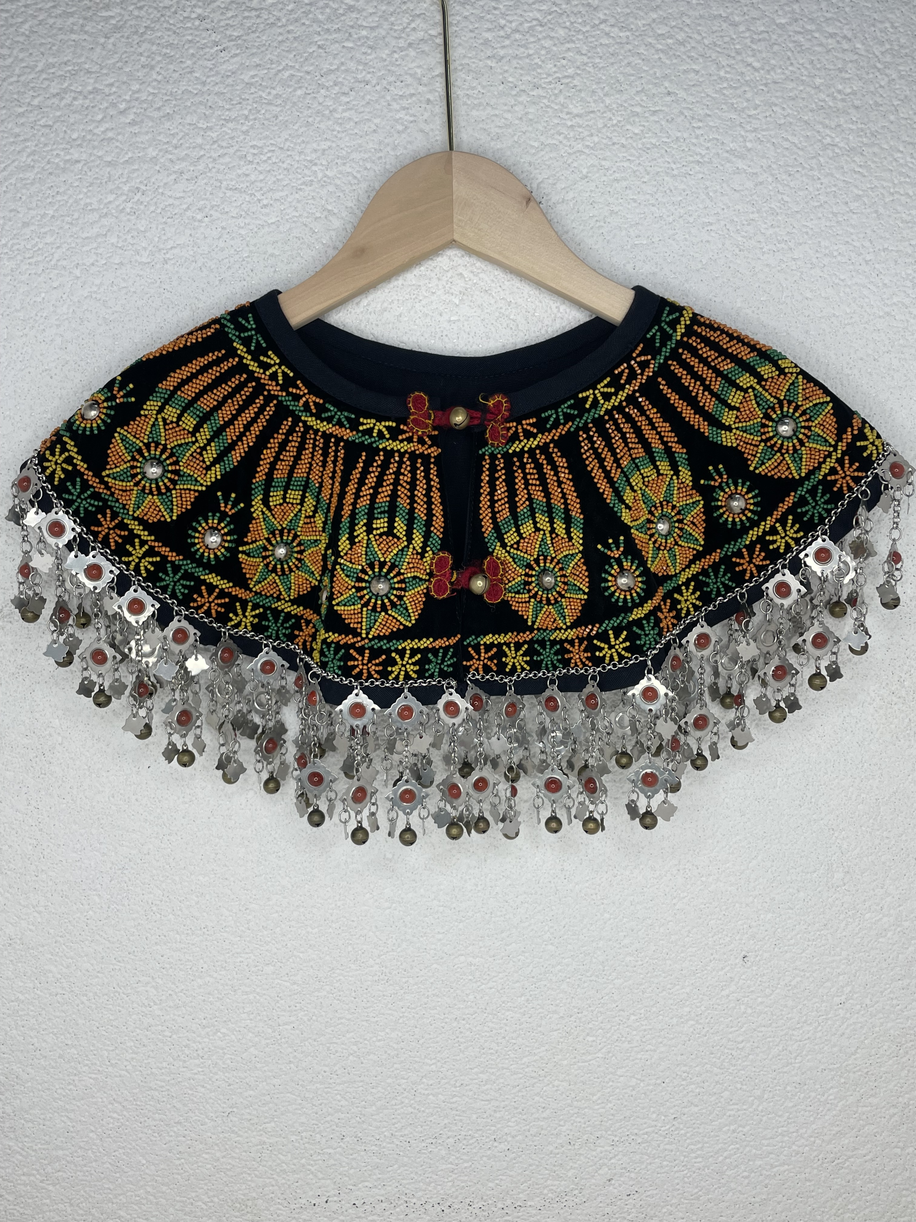 No.3珠繡人頭雲肩.肩寬約49cm