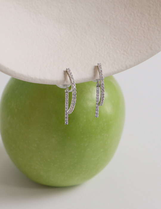 閃耀鋯石交織。夾式耳環(銀)