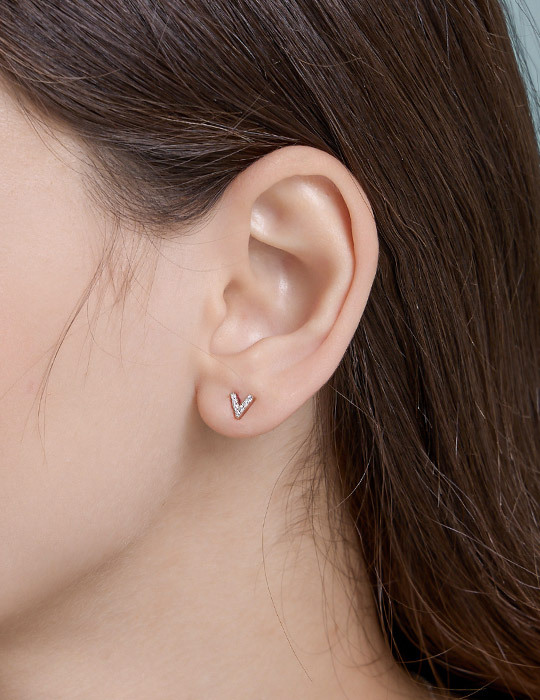 【925純銀】V型極簡滿鑽。銀針耳環