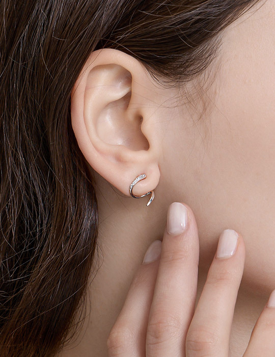 【925純銀】鑲鑽線形。銀針耳環(銀)